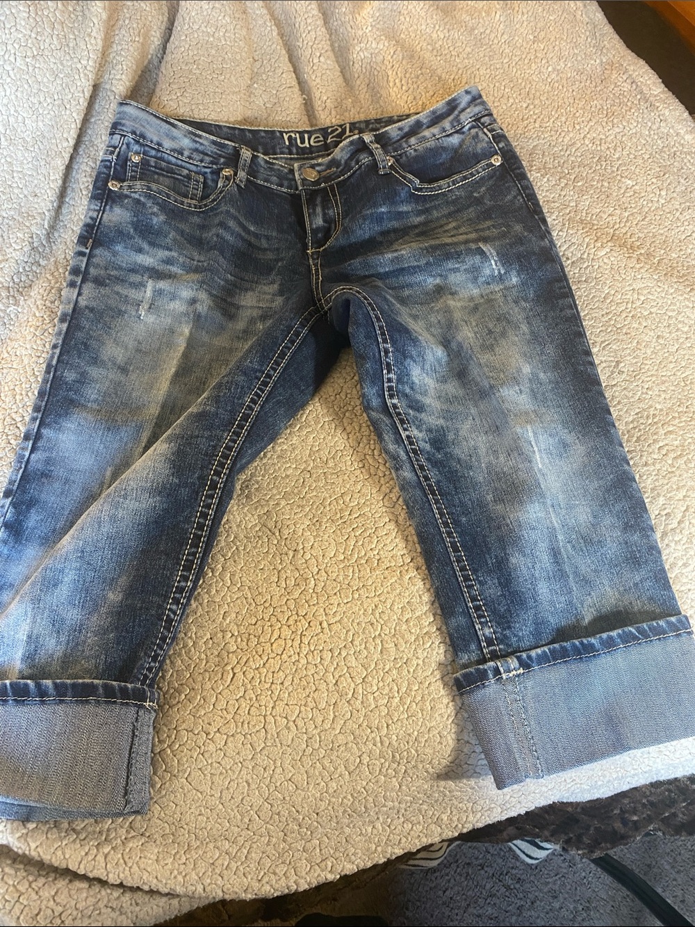 Rue21 Distressed Fleur De Lis Blue Cropped Cuffed Jeans.36” Waist